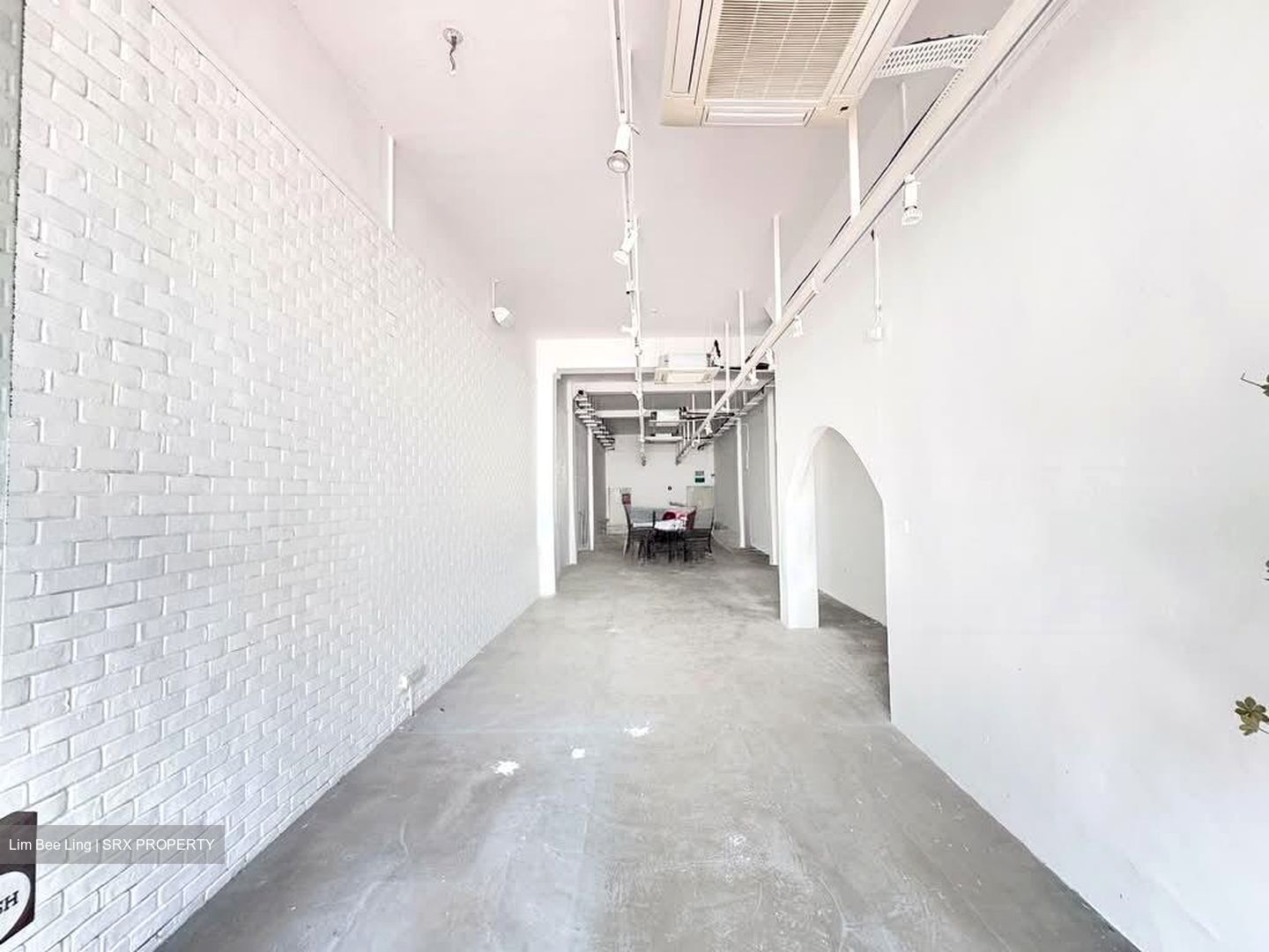 Beach Road (D7), Shop House #568035411